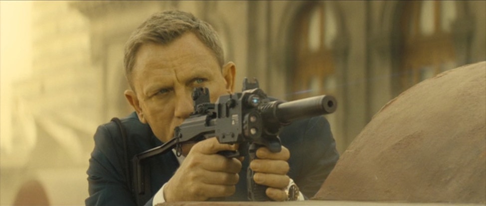 Bond aiming gun.