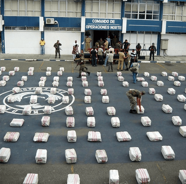 Ecuadorian soldiers with three and a half tons of cocaine hydrochloride captured in Esmeraldas, Ecuador.