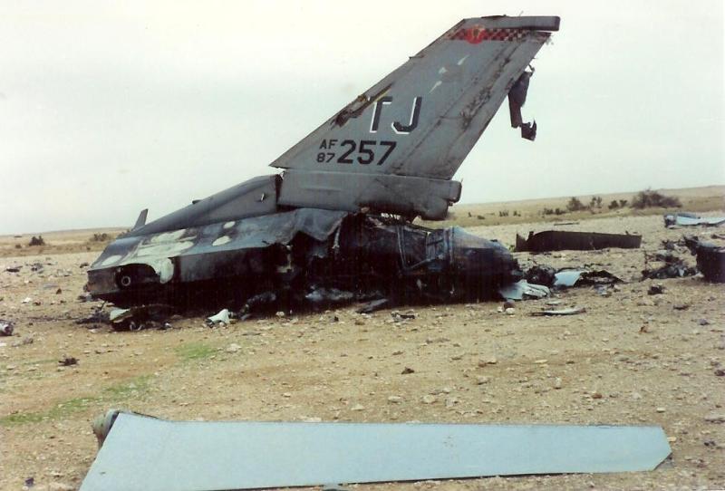 An downed USAF F-16 in Iraq, likely shot down by an S-125